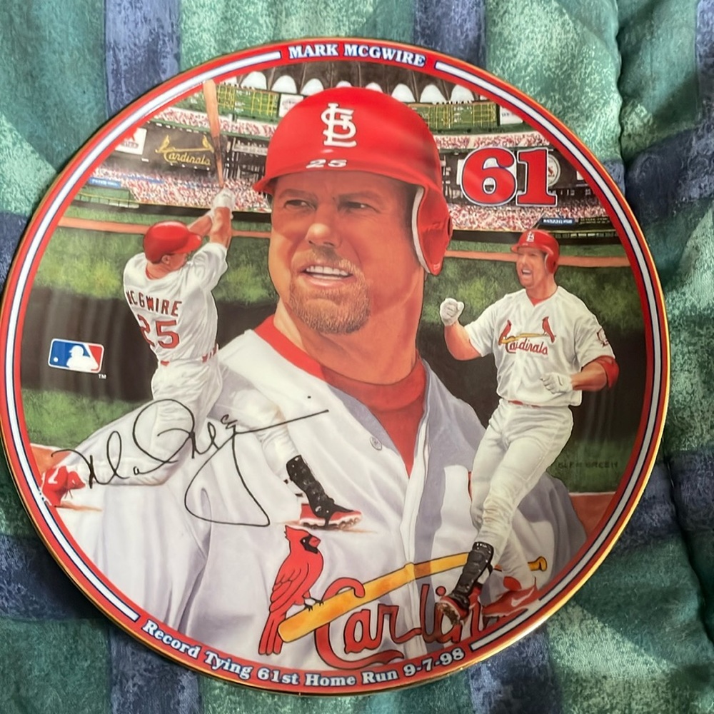 Vintage Mark McGwire Record Tying 61st Home Run 9-7-98 MLB Collector Plate